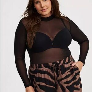 Torrid Mesh Mock Neck Long Sleeve Top Size 2